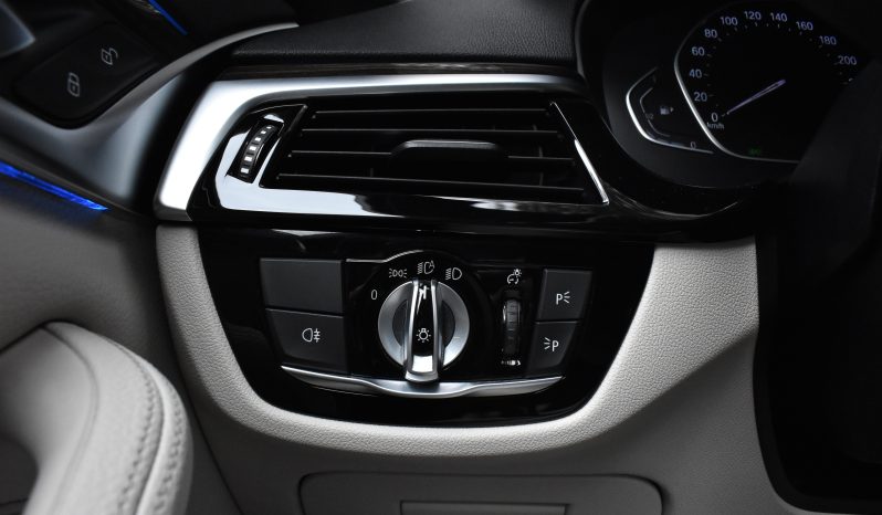 Bmw 530 2021 e-M PACKET-OΡΟΦΗ-CARBON SCHWARTZ-PLUG IN HYBRID full