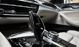 Bmw 530 2021 e-M PACKET-OΡΟΦΗ-CARBON SCHWARTZ-PLUG IN HYBRID full