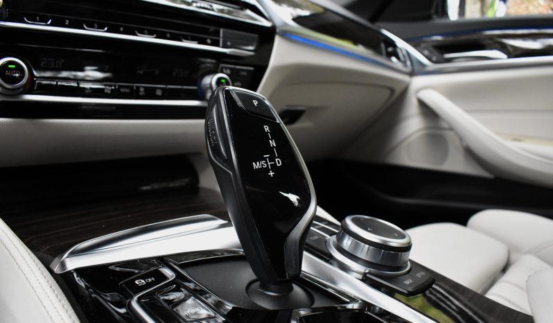 Bmw 530 2021 e-M PACKET-OΡΟΦΗ-CARBON SCHWARTZ-PLUG IN HYBRID full