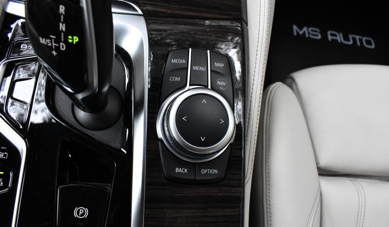 Bmw 530 2021 e-M PACKET-OΡΟΦΗ-CARBON SCHWARTZ-PLUG IN HYBRID full