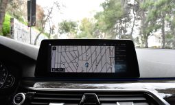 Bmw 530 2021 e-M PACKET-OΡΟΦΗ-CARBON SCHWARTZ-PLUG IN HYBRID full