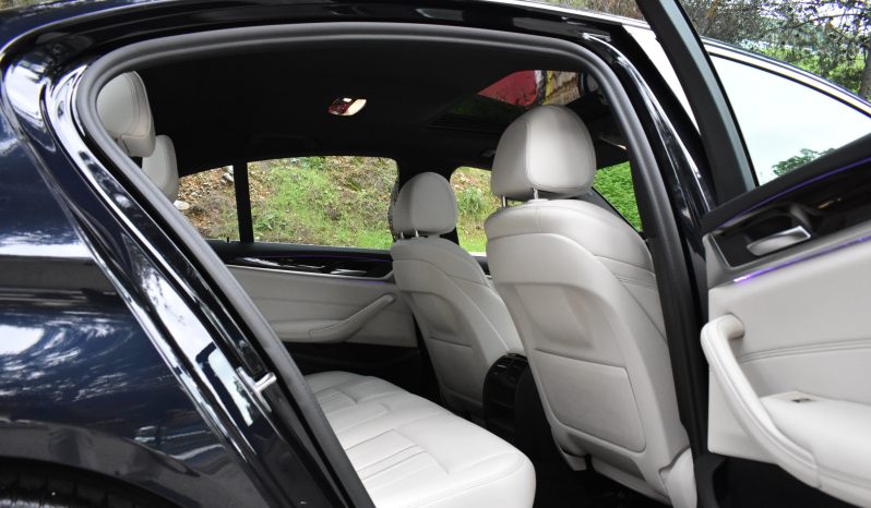 Bmw 530 2021 e-M PACKET-OΡΟΦΗ-CARBON SCHWARTZ-PLUG IN HYBRID full