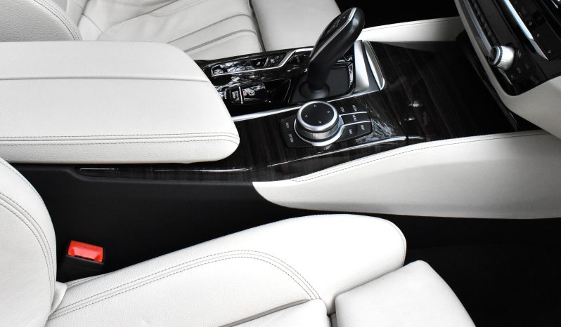 Bmw 530 2021 e-M PACKET-OΡΟΦΗ-CARBON SCHWARTZ-PLUG IN HYBRID full